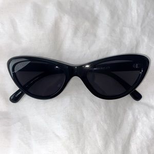 STEVE MADDEN SUNGLASSES
